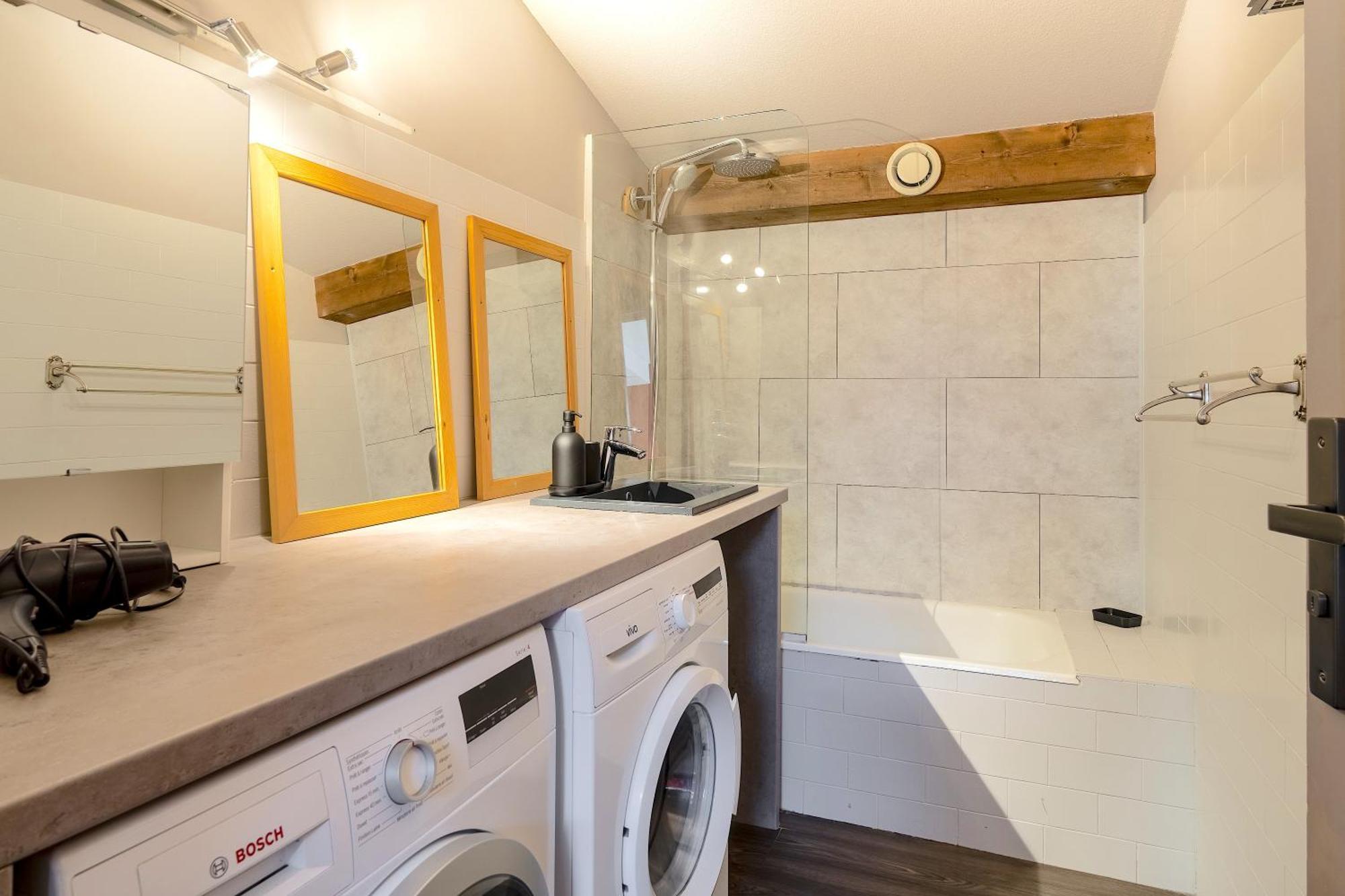 Six-Deniers Apartment เลส์เฌต์ ภายนอก รูปภาพ