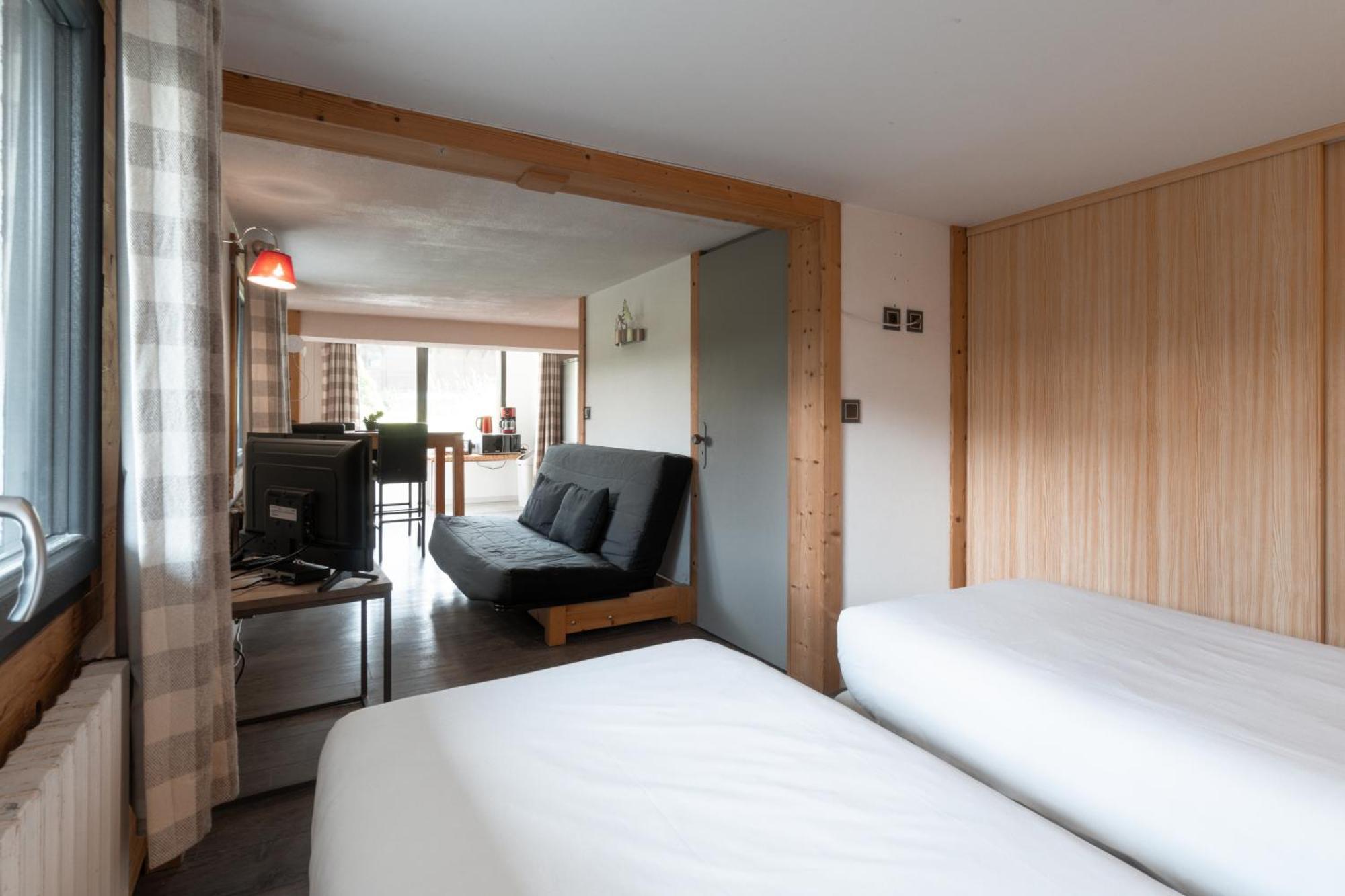 Six-Deniers Apartment เลส์เฌต์ ภายนอก รูปภาพ